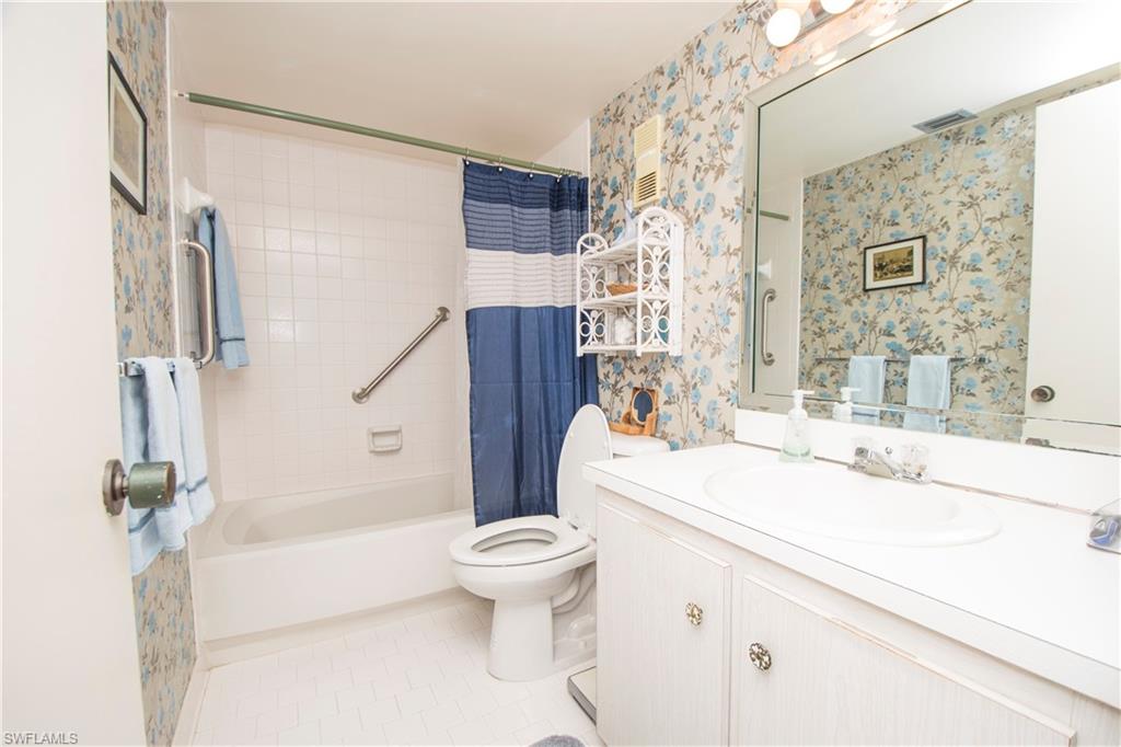 SEABREEZE CONDO - Residential