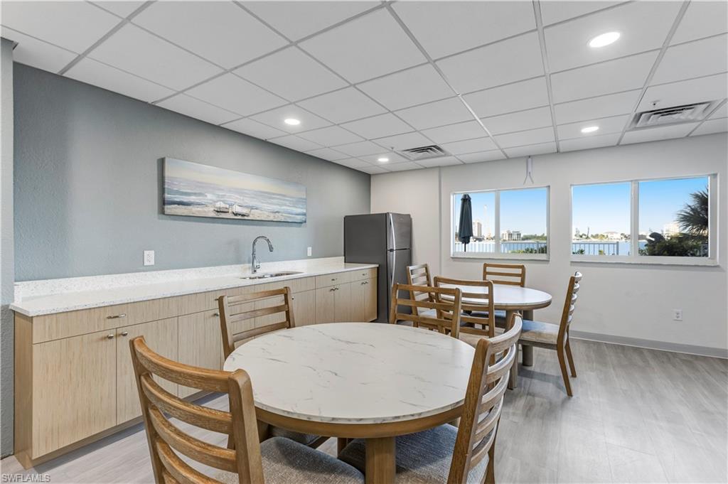 LOVERS KEY BEACH CLUB - Residential