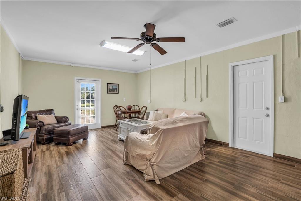 SANDY HOLLOW - Residential