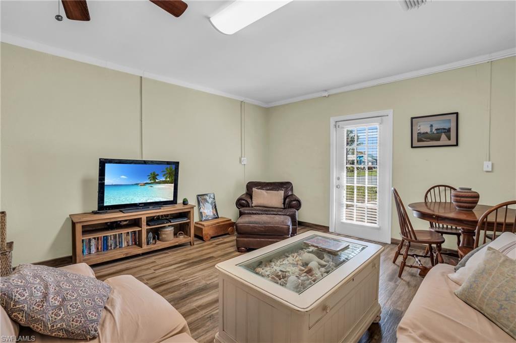 SANDY HOLLOW - Residential