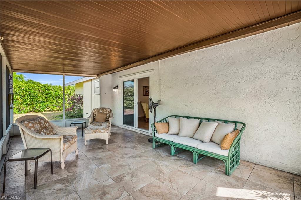 SANDY HOLLOW - Residential