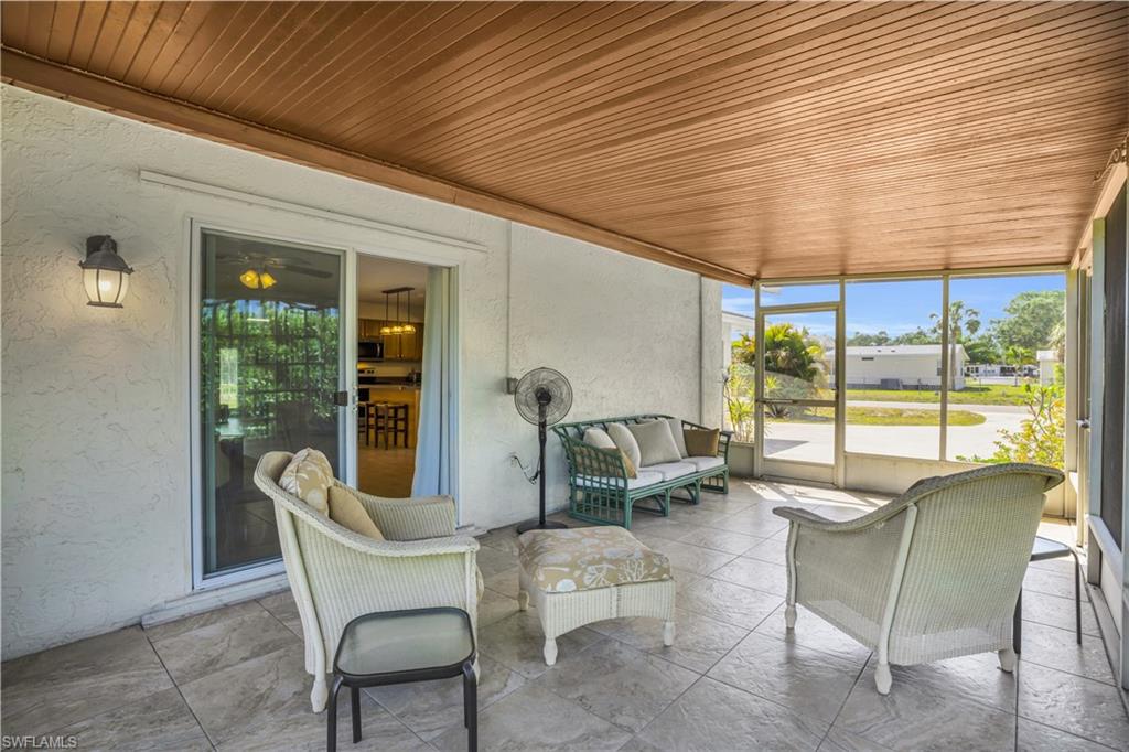 SANDY HOLLOW - Residential