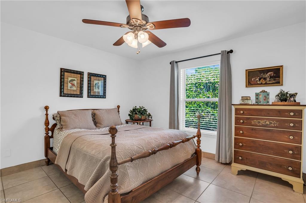 SANDY HOLLOW - Residential