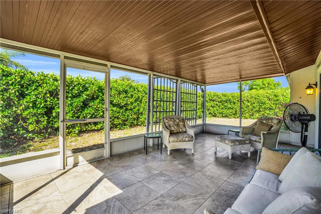 SANDY HOLLOW - Residential