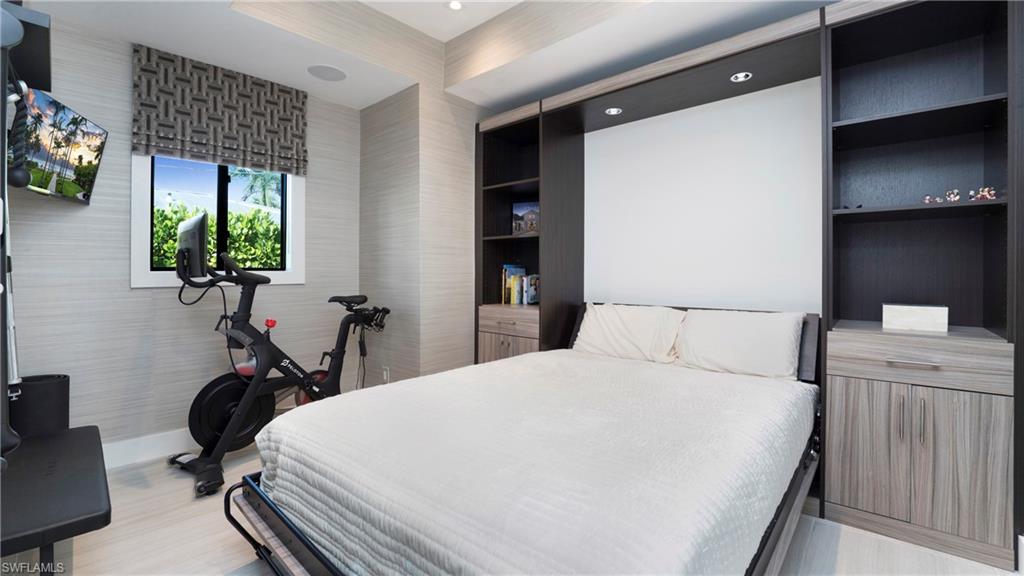 ROYAL HARBOR - Residential