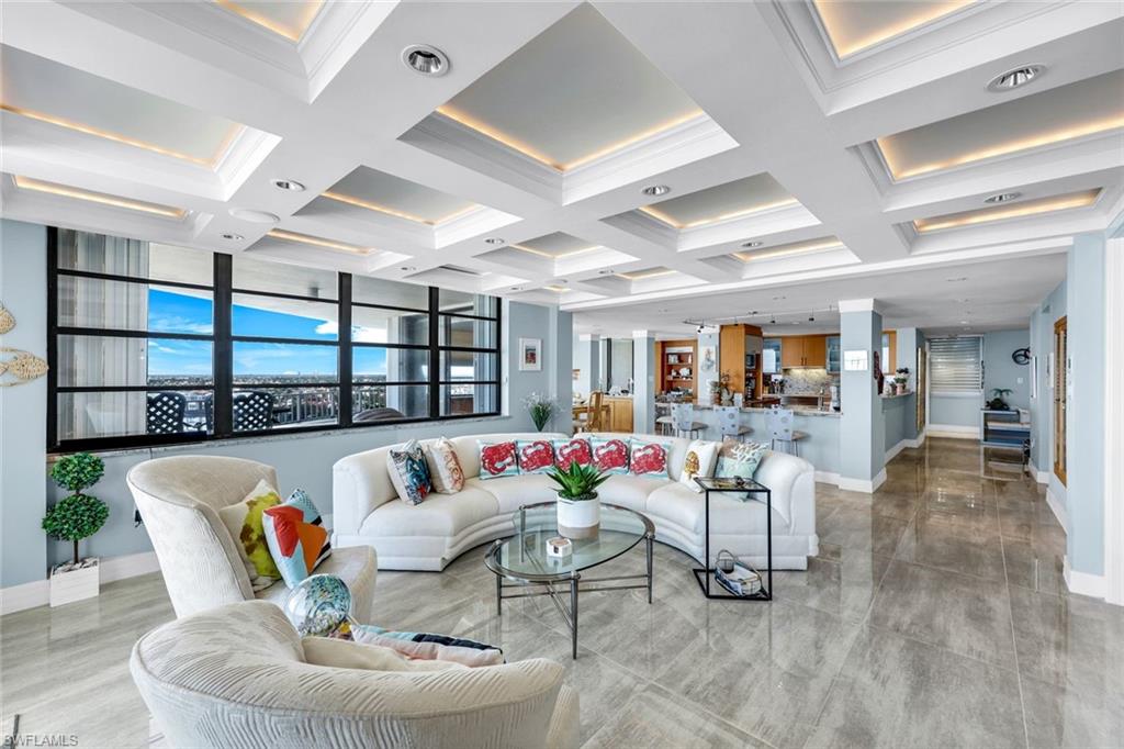 SUMMIT HOUSE OF MARCO - Residential Lease