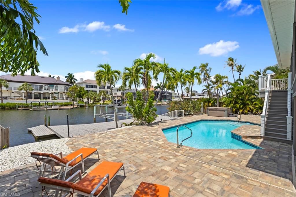 SIESTA ISLES - Residential