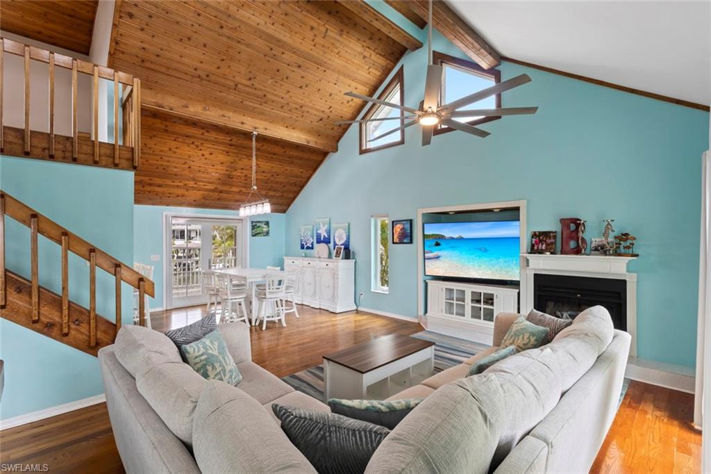 SIESTA ISLES - Residential