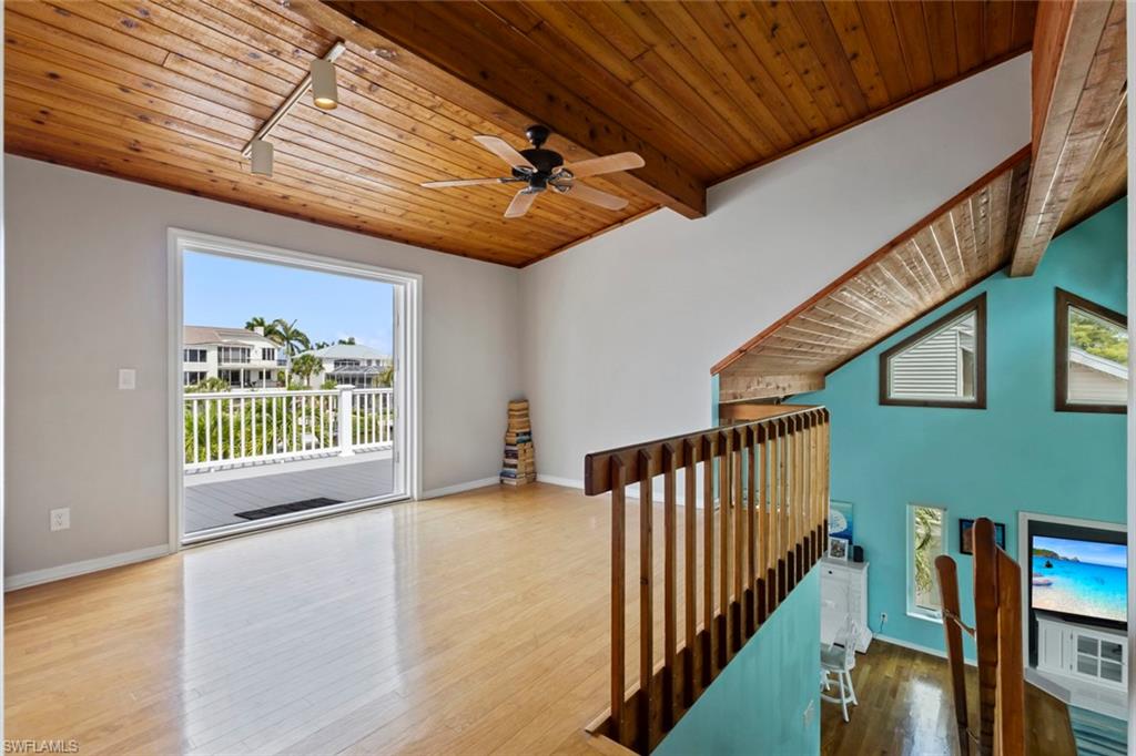 SIESTA ISLES - Residential