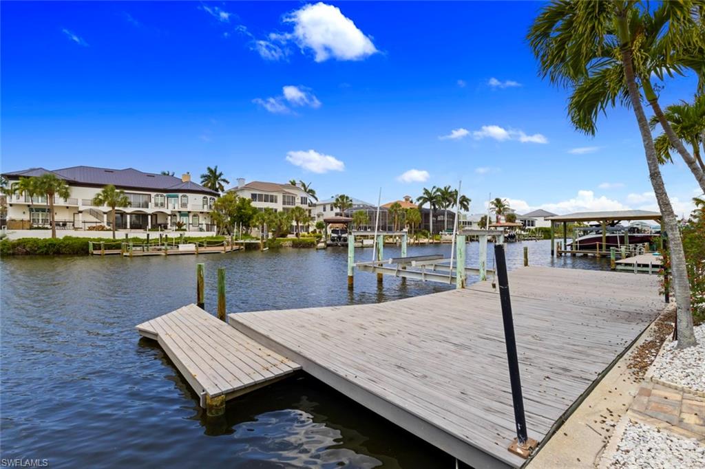 SIESTA ISLES - Residential