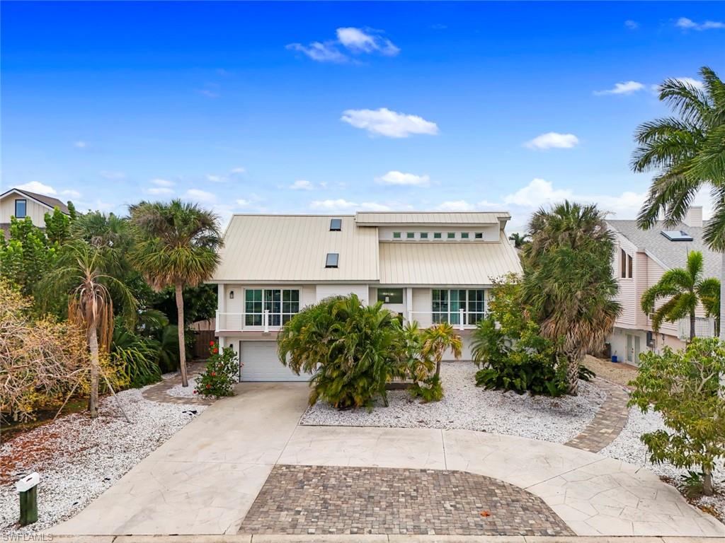 SIESTA ISLES - Residential