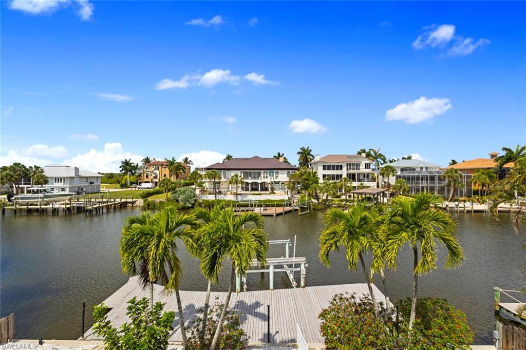 SIESTA ISLES - Residential