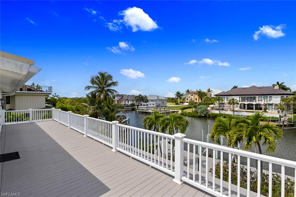 SIESTA ISLES - Residential