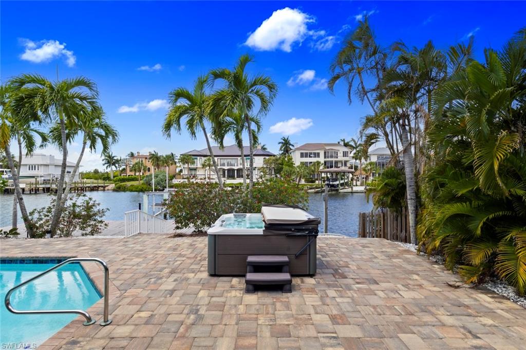 SIESTA ISLES - Residential