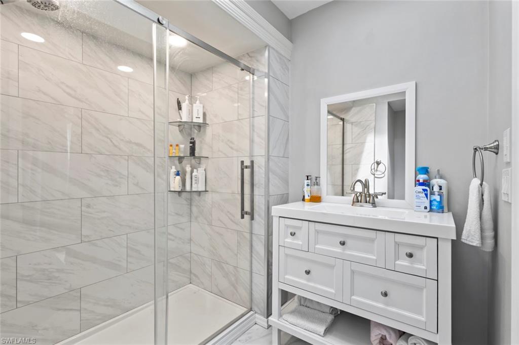 SIESTA ISLES - Residential