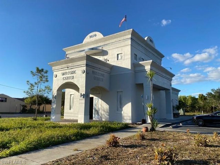 Currently being renovated and available on February 1 for occupancy. Excellent opportunity to lease a newly remodeled office space in one of Bonita Springs' busiest real estate offices!
Who needs a billboard with THIS LOCATION!? Separate entrance, common kitchen and bathrooms. Bonita Beach Road WEST of 41, headed towards the beach -- a very well traveled corridor! Perfect location for a contractor looking to create more business, a mortgage lender or anyone who can benefit from the foot traffic of buyers and sellers of residential property.  LOCATION, LOCATION, LOCATION - THIS is a RARE opportunity to grow your business.