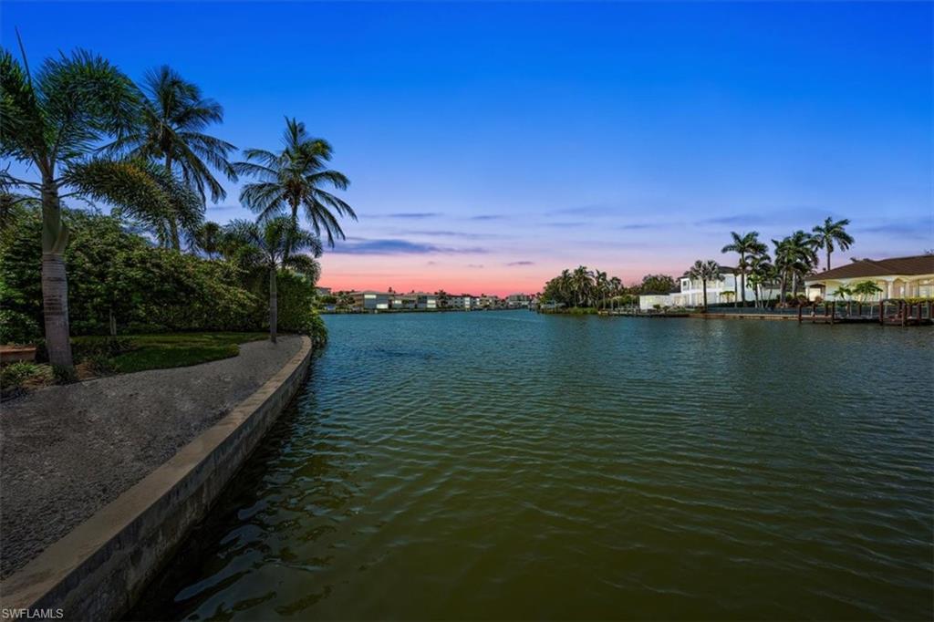 MOORINGS - Residential