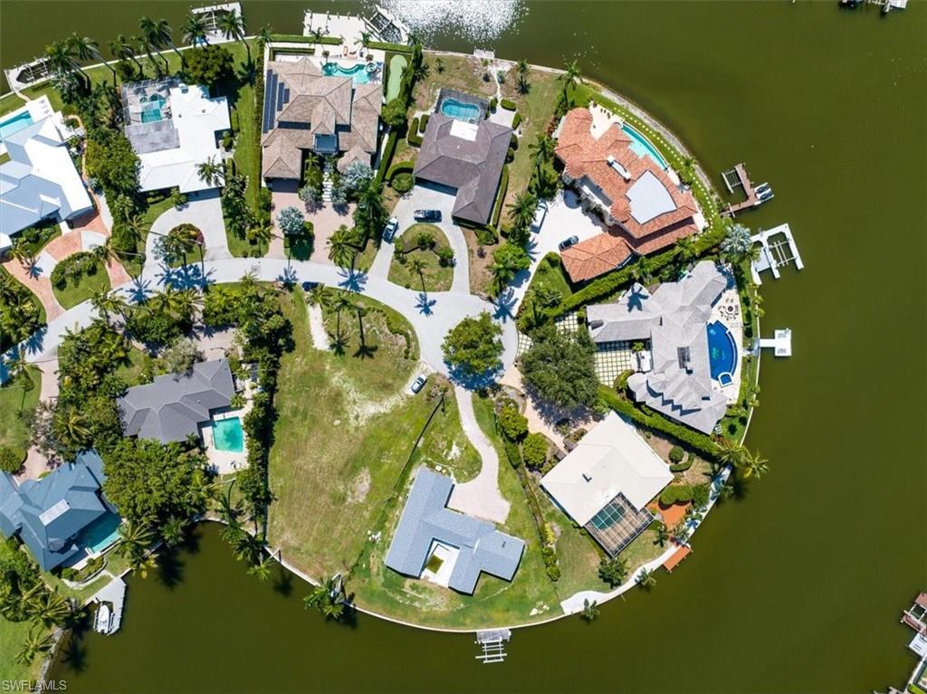 MOORINGS - Residential