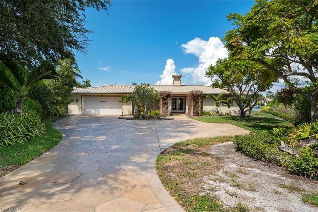 MOORINGS - Residential