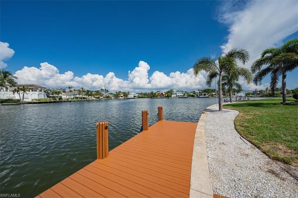 MOORINGS - Residential