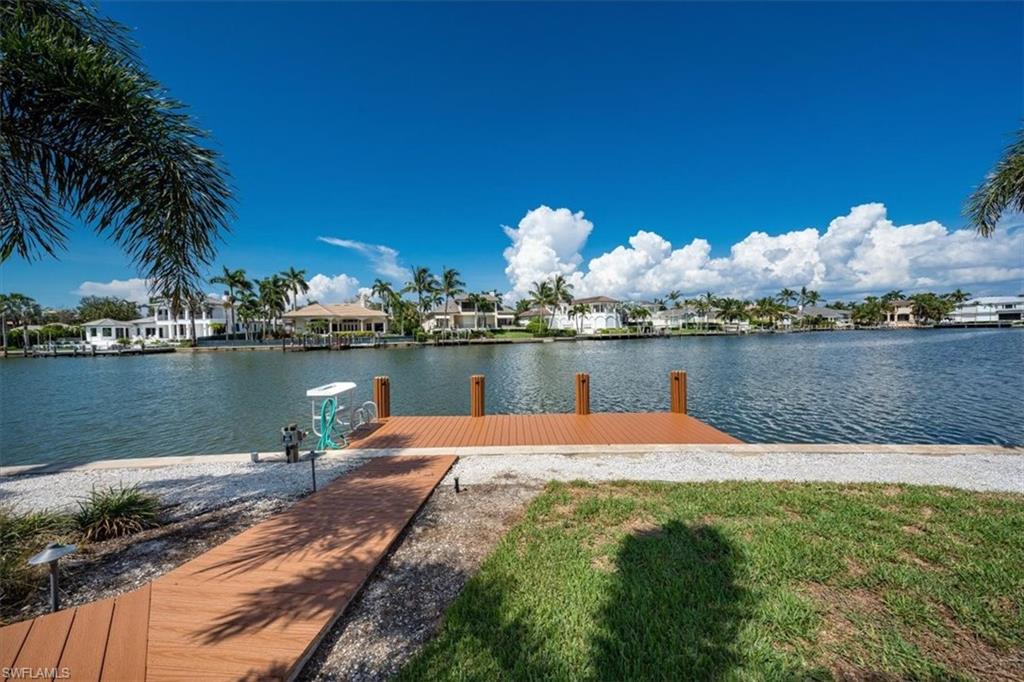 MOORINGS - Residential