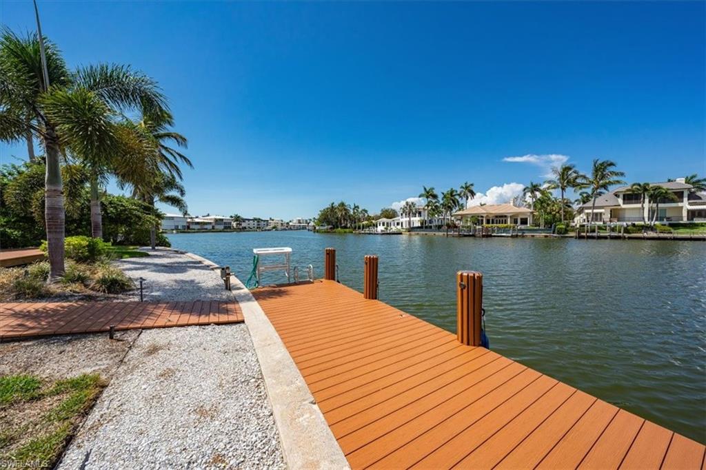 MOORINGS - Residential