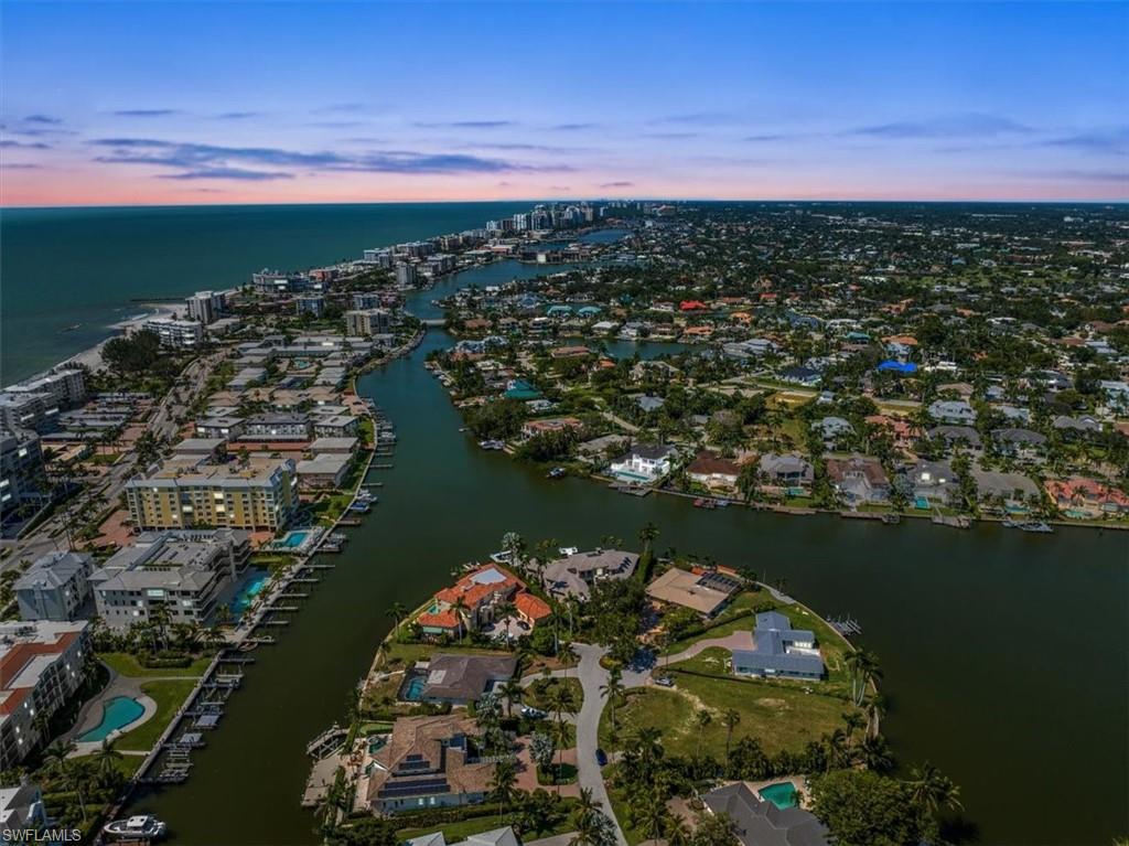 MOORINGS - Residential