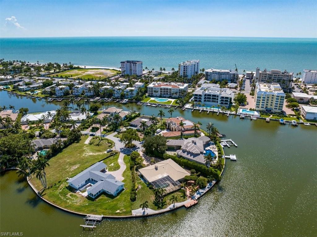 MOORINGS - Residential