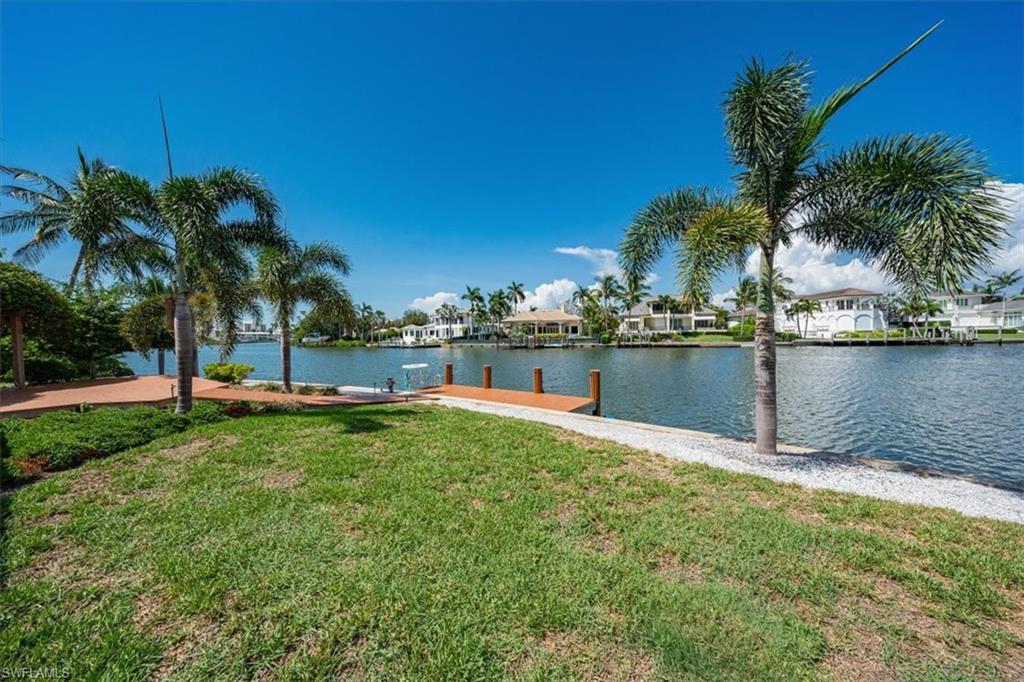 MOORINGS - Residential