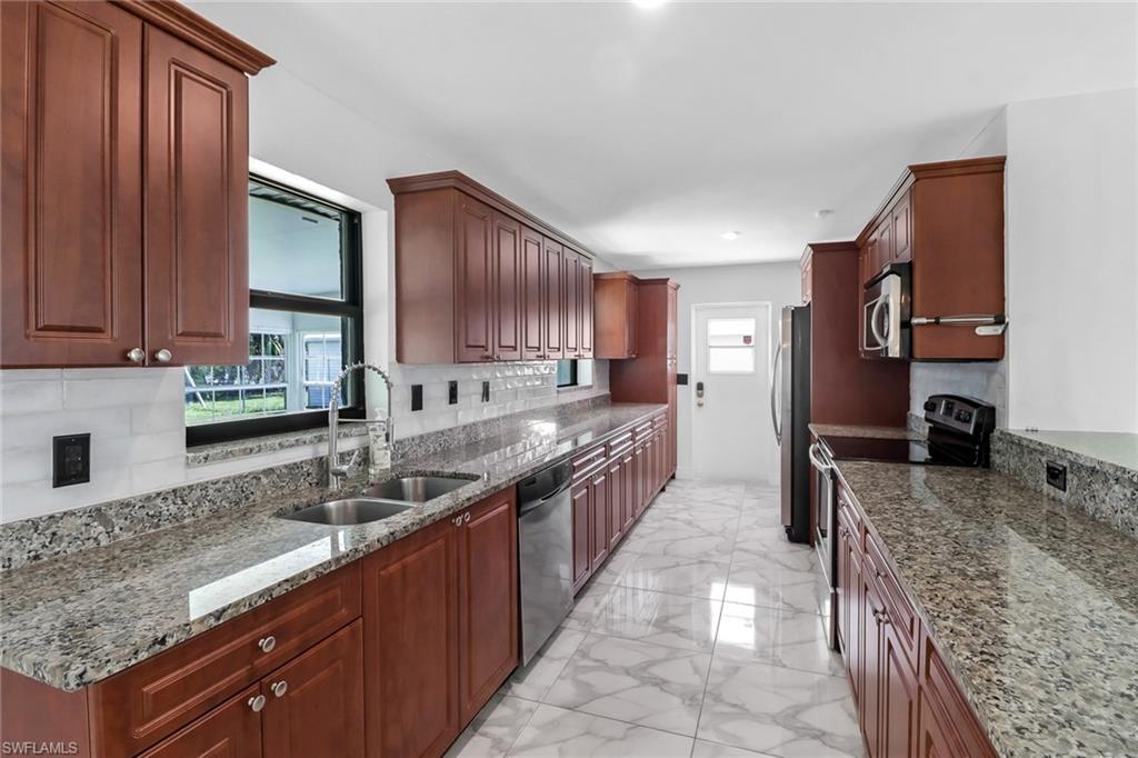 SAN CARLOS PARK - Residential Lease