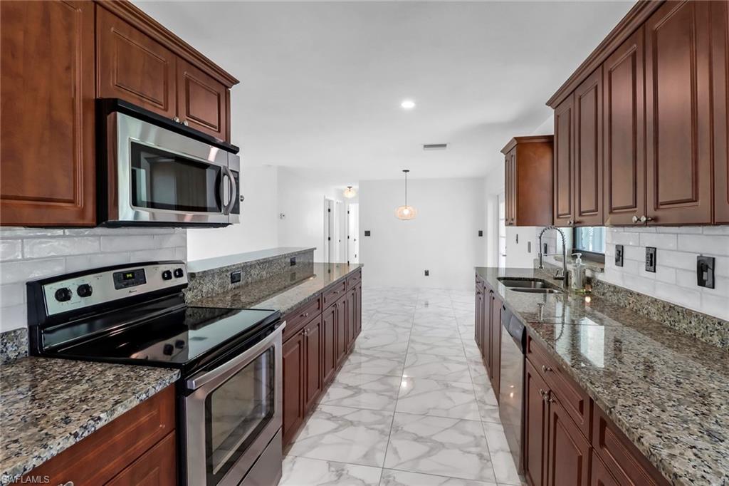 SAN CARLOS PARK - Residential Lease