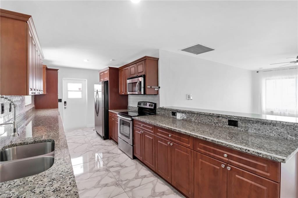 SAN CARLOS PARK - Residential Lease