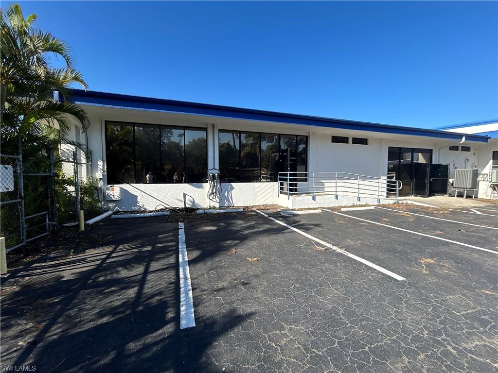 3131 E Riverside DR