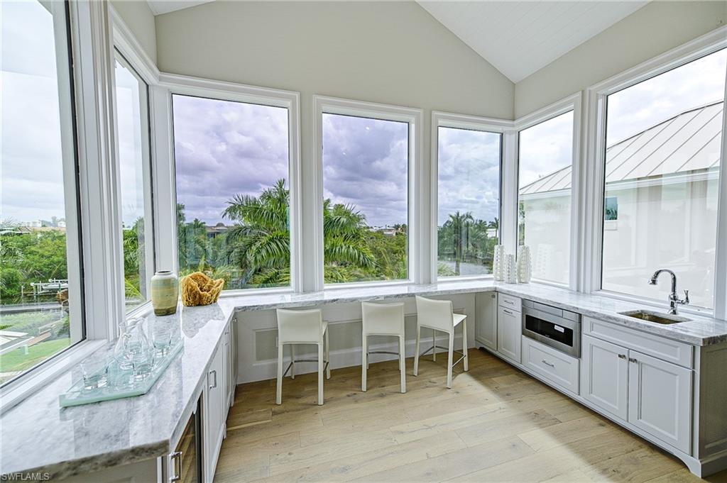 BAREFOOT BEACH - Residential