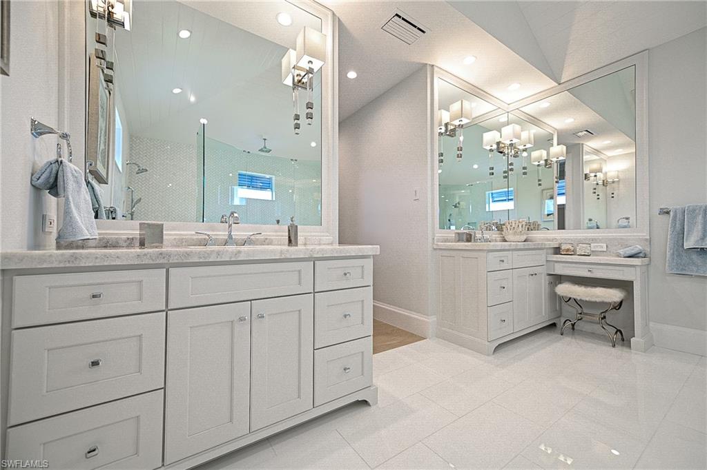 BAREFOOT BEACH - Residential