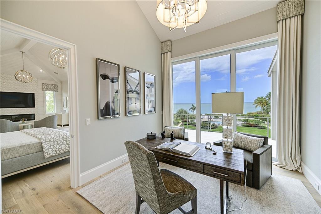 BAREFOOT BEACH - Residential