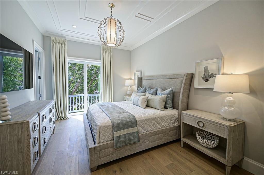 BAREFOOT BEACH - Residential