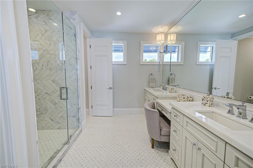 BAREFOOT BEACH - Residential