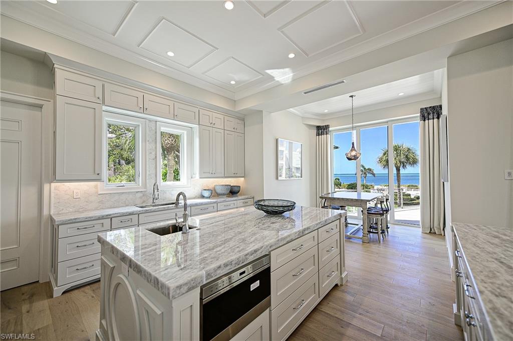 BAREFOOT BEACH - Residential