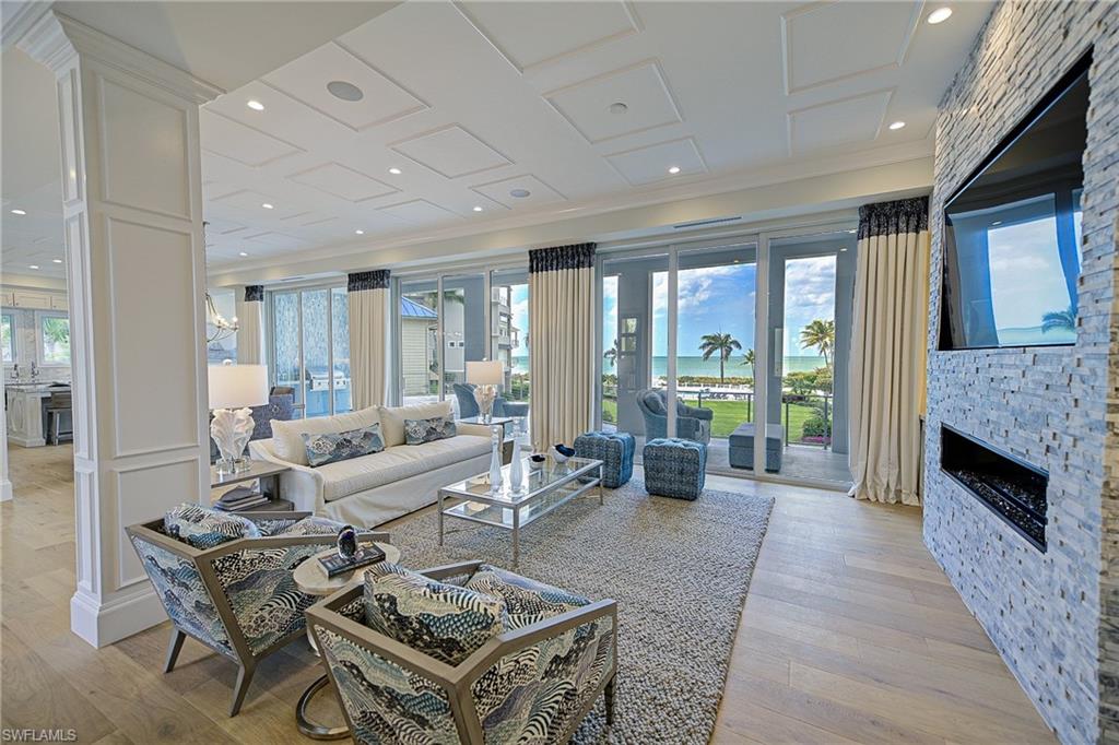 BAREFOOT BEACH - Residential