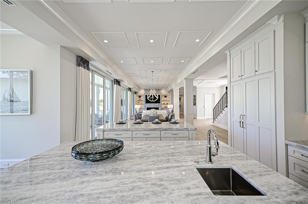 BAREFOOT BEACH - Residential