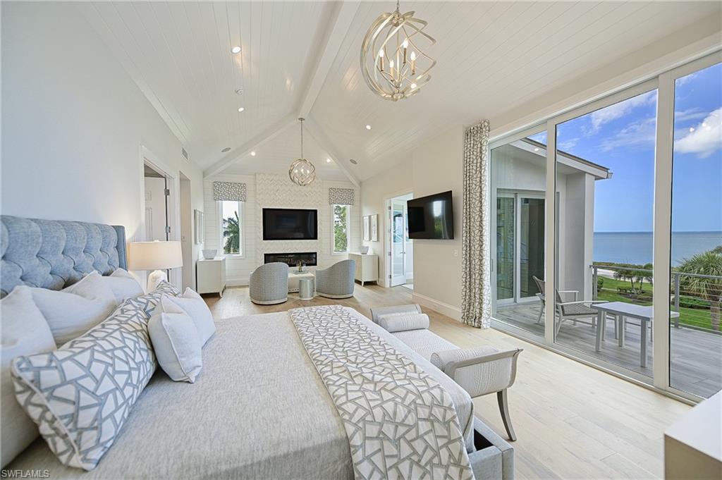 BAREFOOT BEACH - Residential