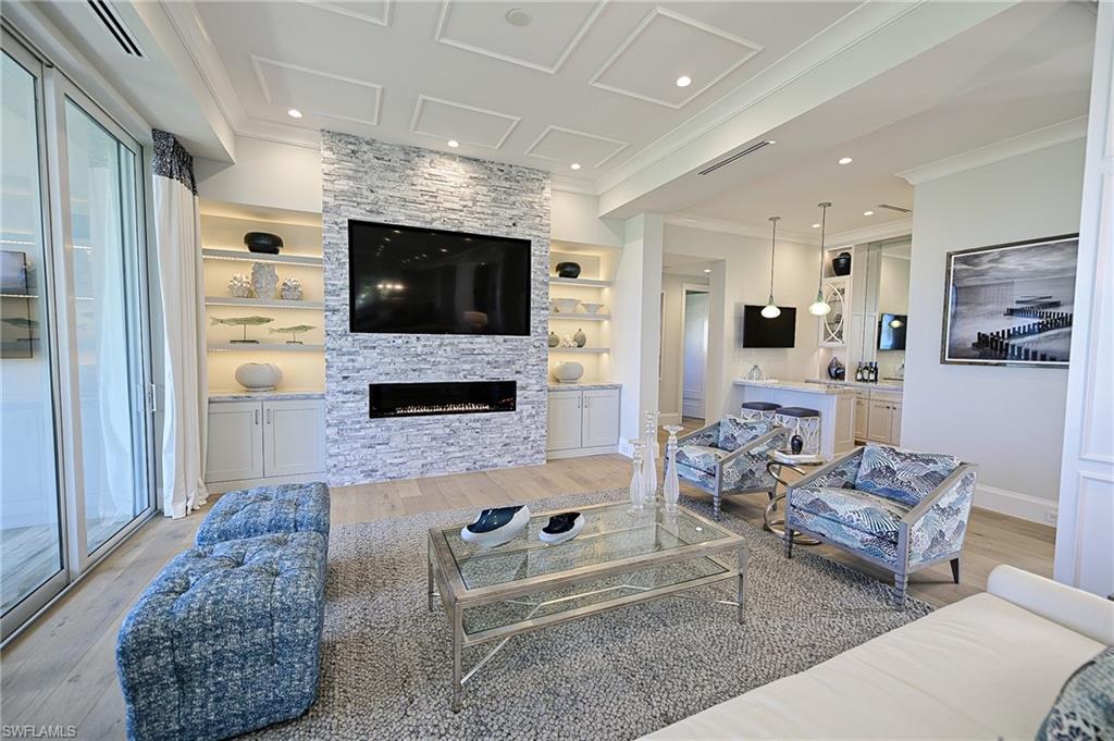 BAREFOOT BEACH - Residential