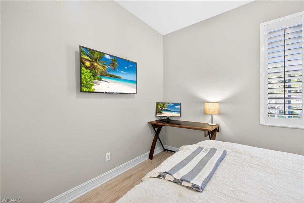 EDGEWATER - Residential