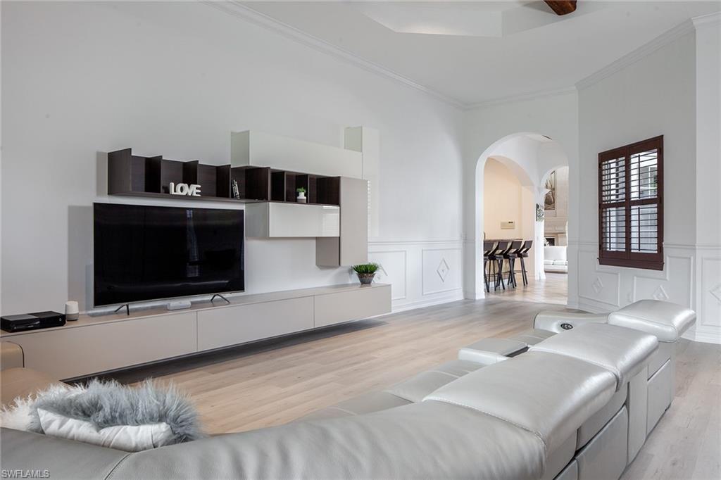 LIVINGSTON WOODS - Residential