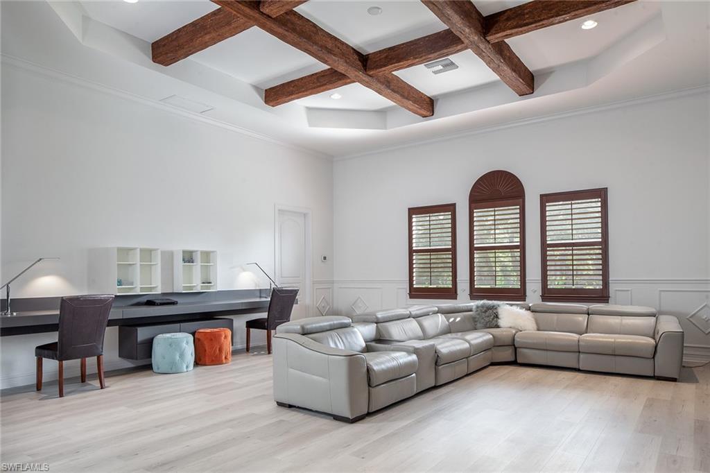 LIVINGSTON WOODS - Residential