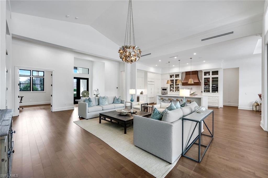 MOORINGS - Residential Lease