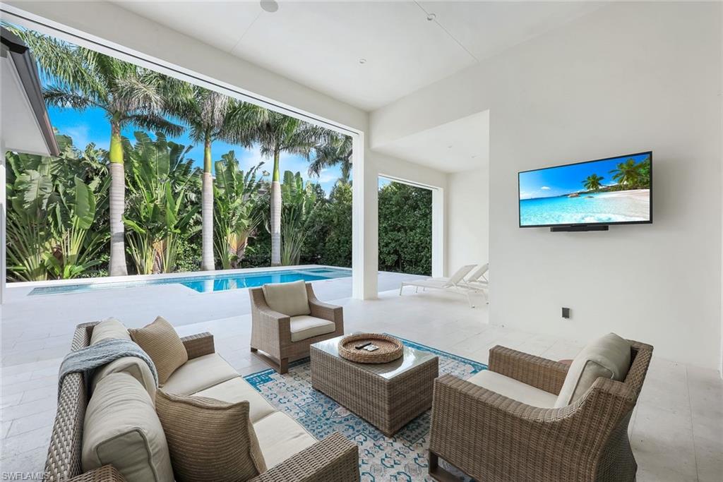 MOORINGS - Residential Lease