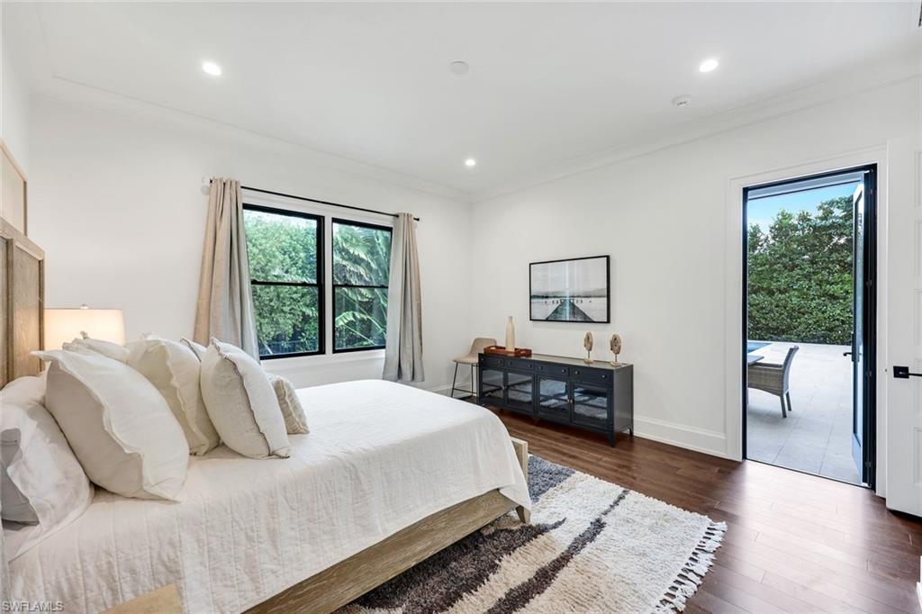 MOORINGS - Residential Lease