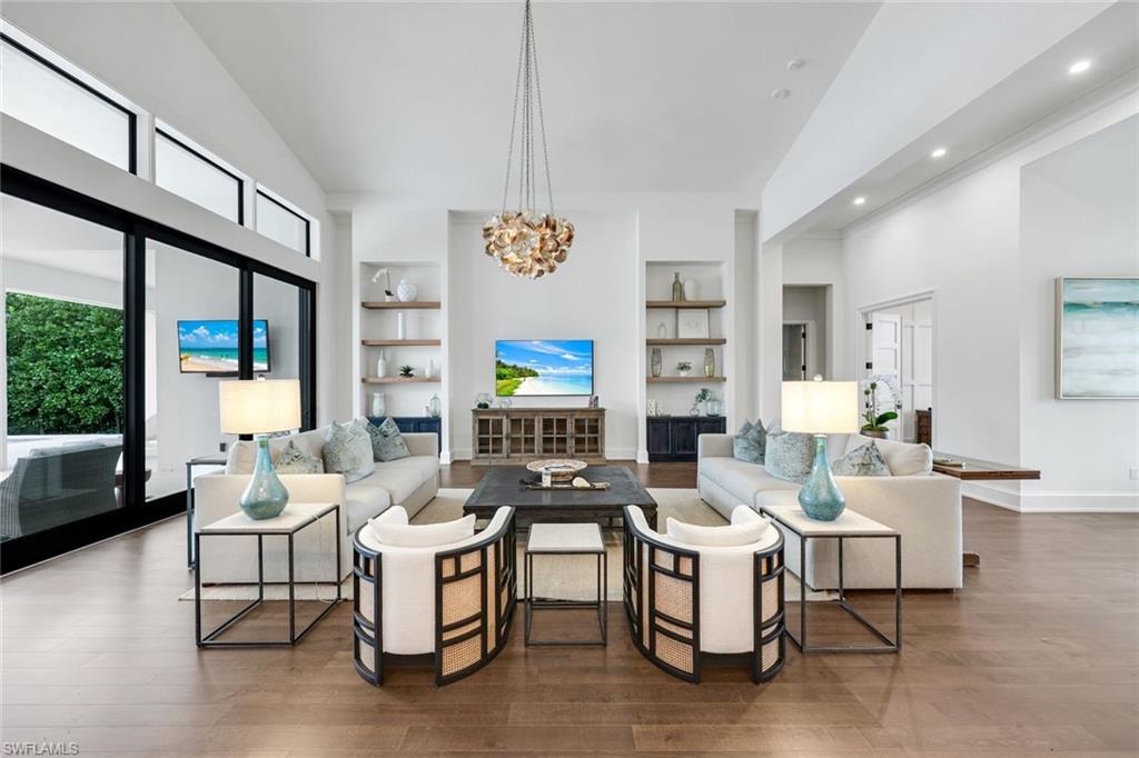 MOORINGS - Residential Lease